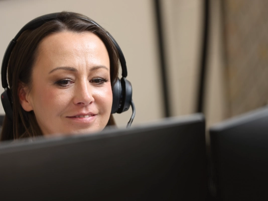 Layer 4 support team helping customers